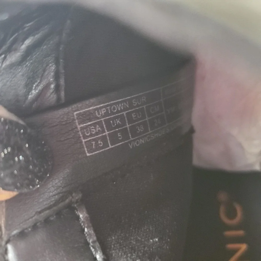 Vionic Uptown Sur Womens Bootie Sz 7.5 Black Leather Mid Top Side Zip Wedge Heel